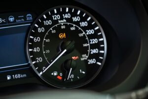 Carro liga o painel mas não dá partida é bateria